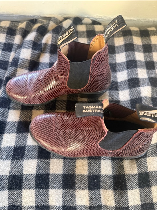 Blundstone Shoes - Blundstone Women's Burgundy Chelsea Heeled Boots